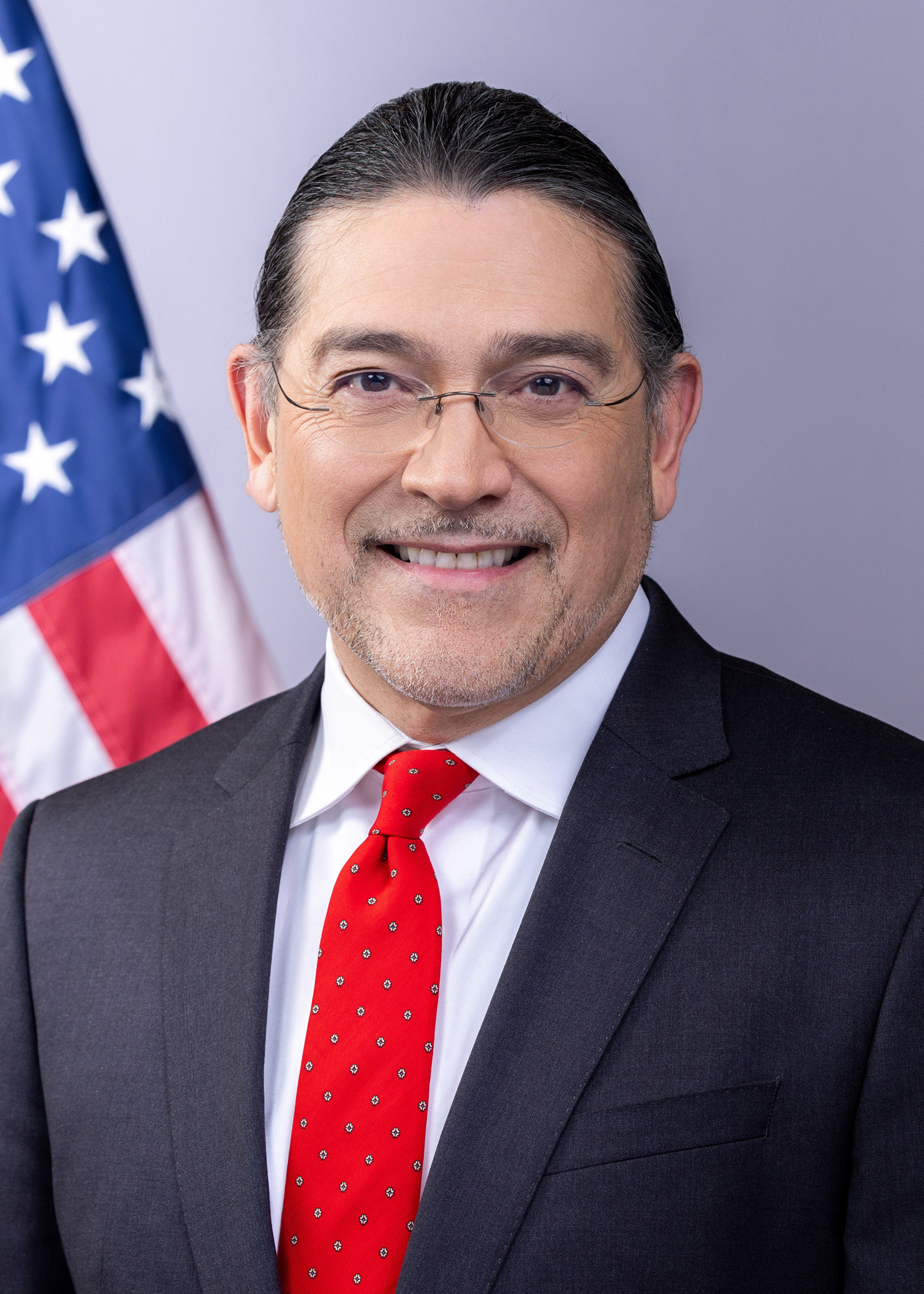 Robert L Santos