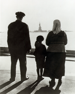 Immigrants view the Statue of Liberty